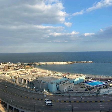 للعائلات فقط The Fardous Apartment Sea View Александрия Экстерьер фото